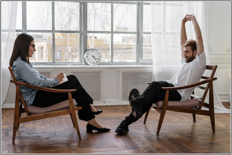 좁은 공간 넓게 쓰는 복층 오피스텔 인테리어 전략