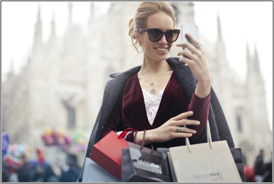 명품 쇼핑백, 버리지 않는 똑똑한 재활용법