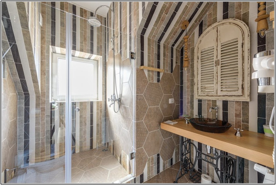 낡은 타일 구멍, 감쪽같이 새것처럼 복원하기