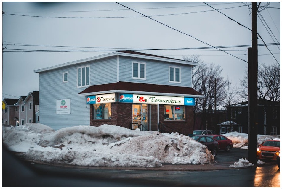 편의점 수익 상승의 비밀, 재고와 비용 관리 노하우