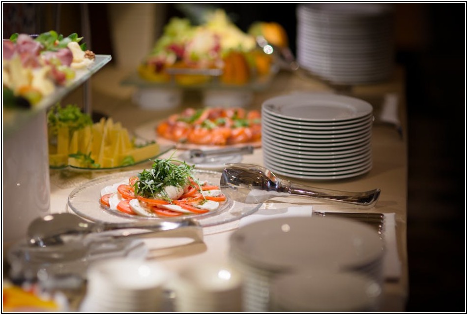 집에서 즐기는 연어 샐러드: 신선한 연어 구별법