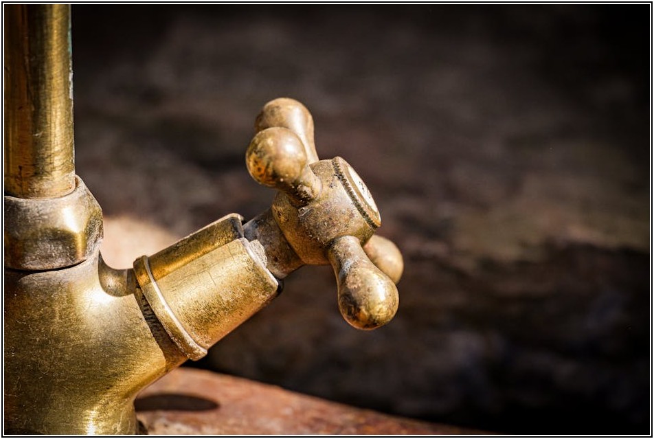 추운 겨울, 수도관 동파 완벽 대비 가이드