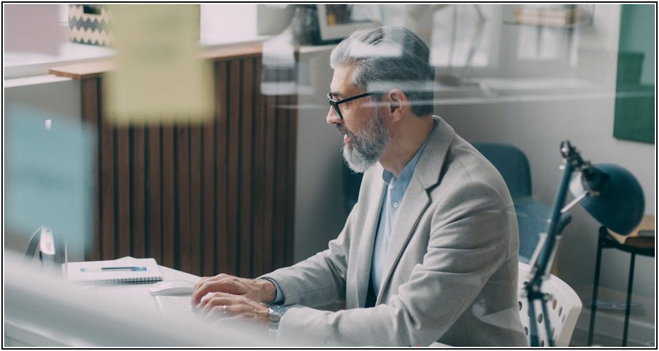 눈 피로 줄이는 컴퓨터 모니터 설정 완벽 가이드