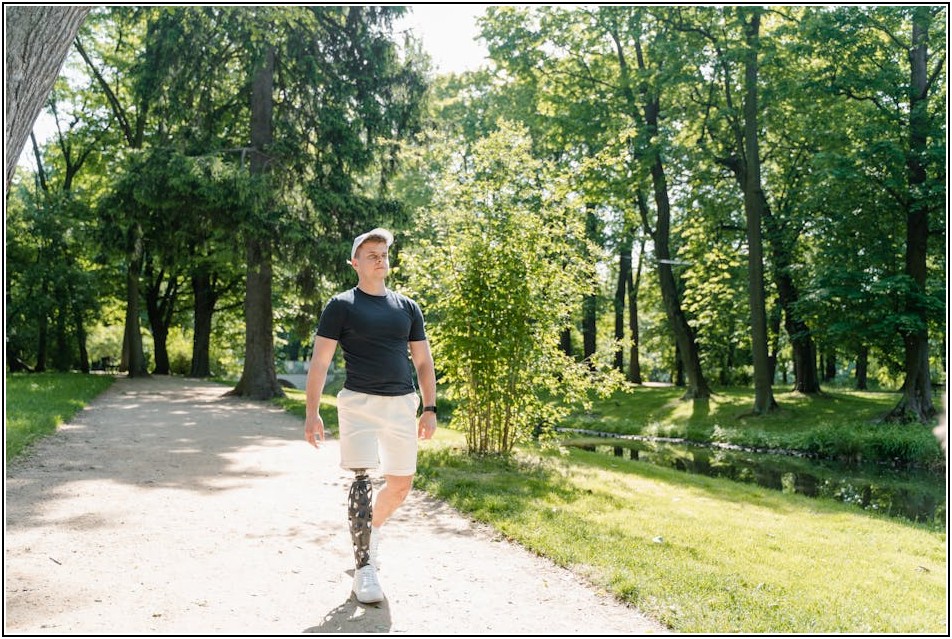 친환경 인테리어의 완성, 대형 인조나무 활용 가이드