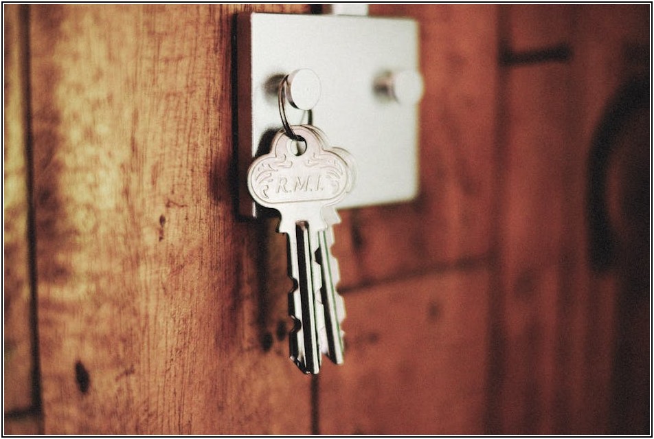 숨은 공간 활용, 타공판 고리로 인테리어 변신