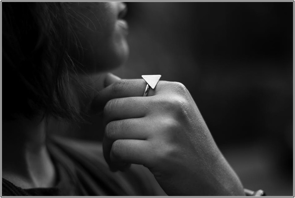 빛바랜 추억 되살리기, 흑백사진 복원으로 가족의 역사를 만나다