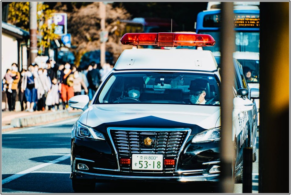 공무원 채용 공고 속 연봉과 복지, 제대로 알고 지원하자