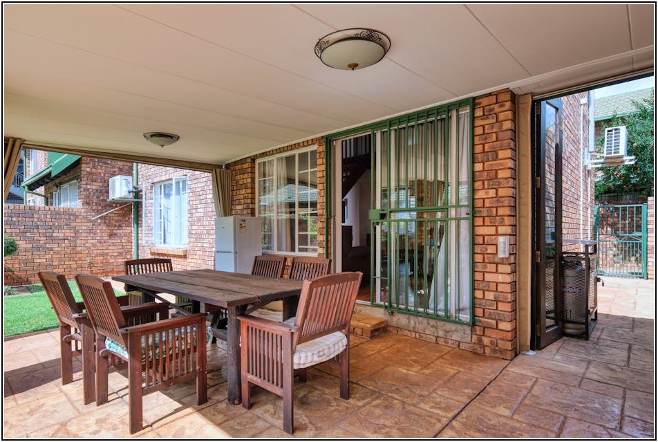 욕실문 시트지, 낡은 문 새 단장하는 완벽 가이드