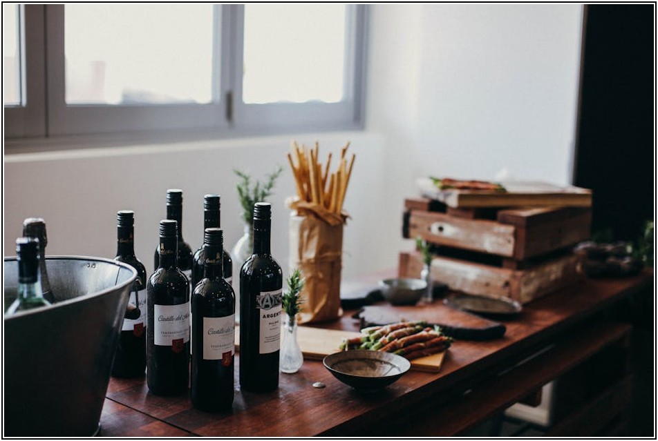 아름다움은 오래, 원목 세라믹 식탁 흠집 없이 사용하는 법