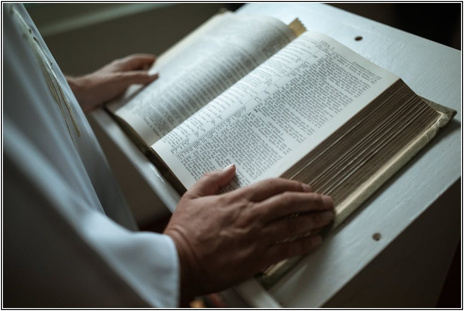 깊은 신앙, 묵상 서적으로 영적 성장을 이끄는 길