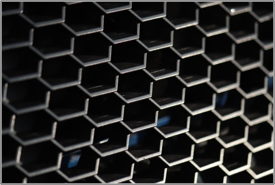 강력한 산업 안전, 메탈망 활용 전략 공개