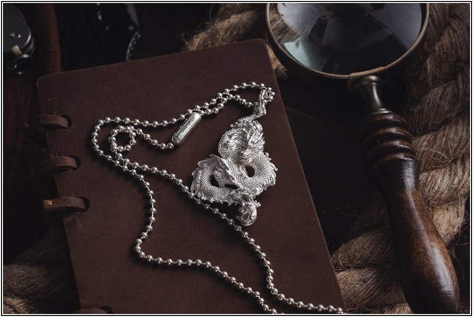 당신의 보석, 더 빛나게! 목걸이 진열대 디스플레이 팁