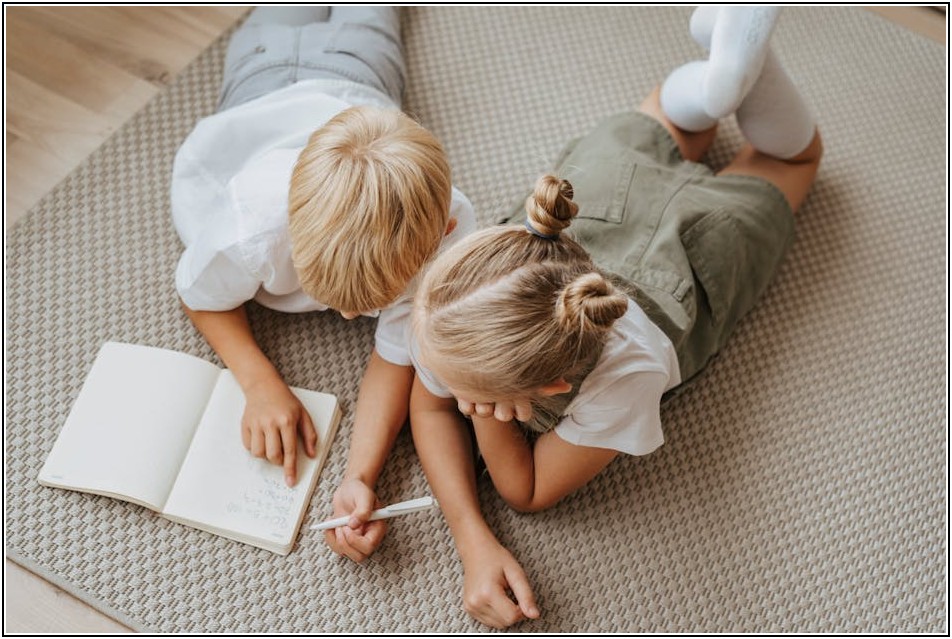 캐리커쳐 선물, 특별한 추억을 담아 전하세요