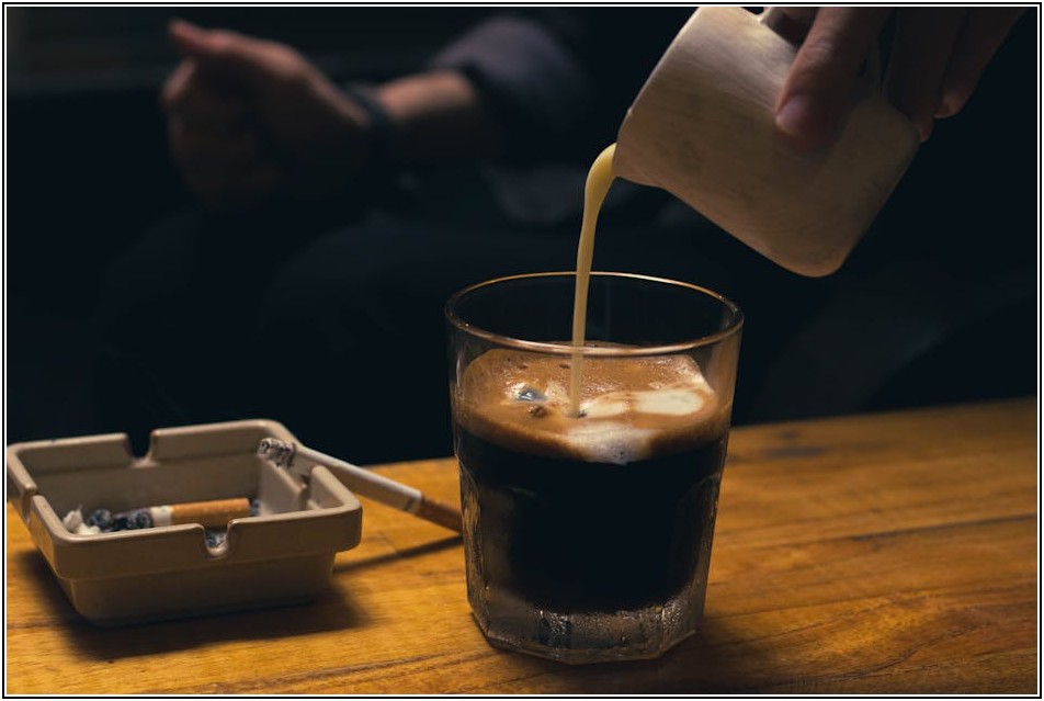 멋과 실용성을 겸비한 담배 재떨이, 인테리어 필수템