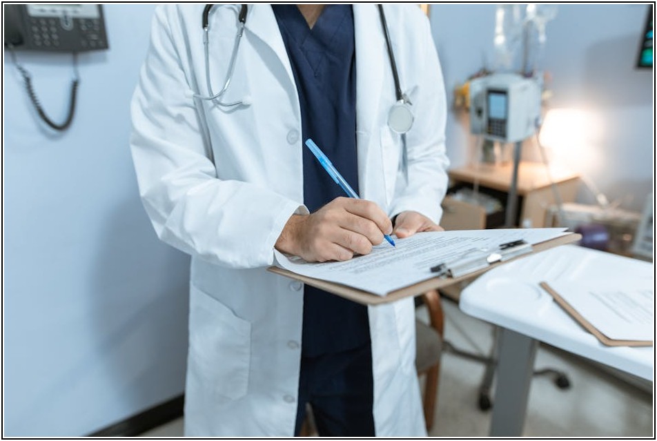 병원행정사 길라잡이: 서류 작성부터 보험 청구 업무 완벽 분석