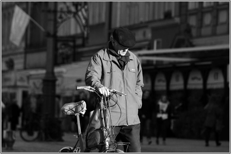 자전거 받침대, 셀프 제작으로 비용 절약하고 만족도 높이기