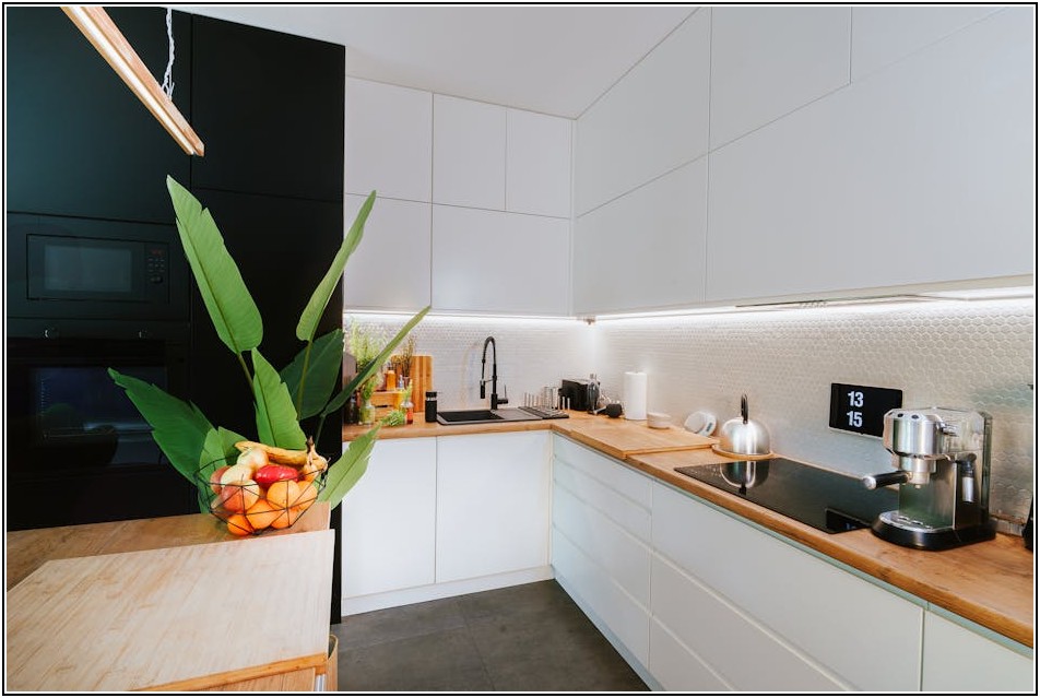 싱크대 냄새의 비밀, 배수구 청소로 깔끔하게 해결