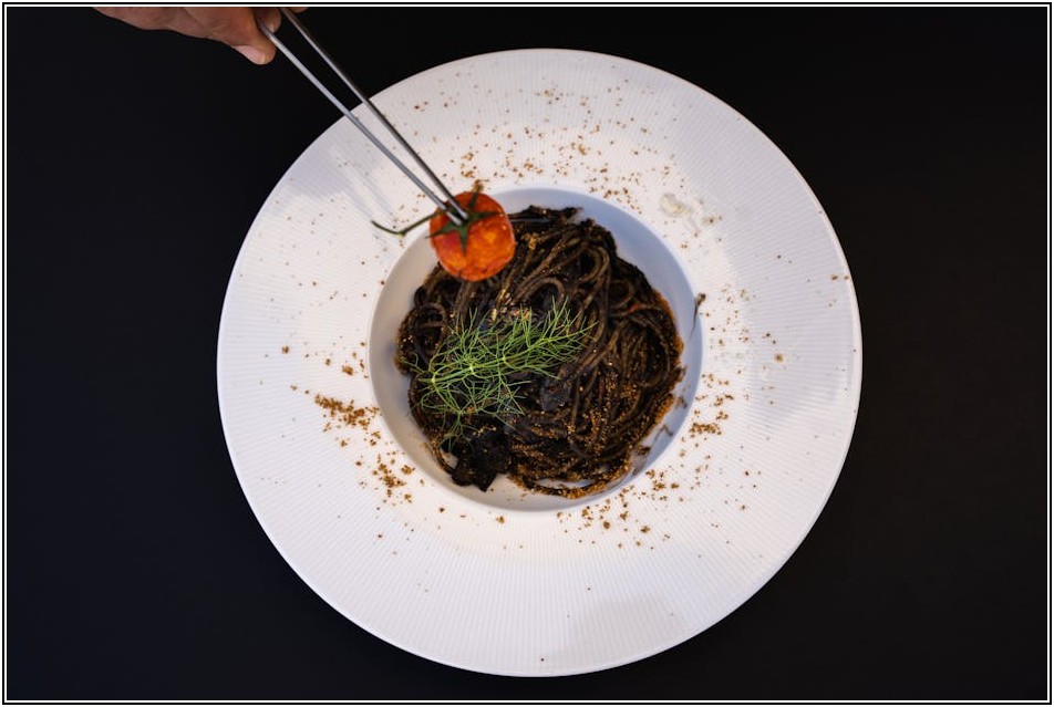 돈 버는 외식 프랜차이즈 창업, 숨겨진 수익과 비용 분석