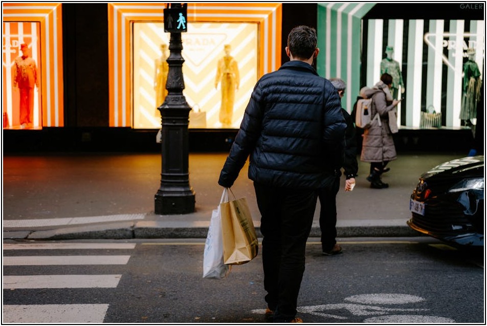 안심하고 프라다 쇼핑백 중고 거래하는 법
