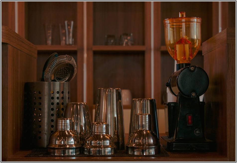 안전하고 튼튼하게! 베란다 철제 선반 설치법 A to Z