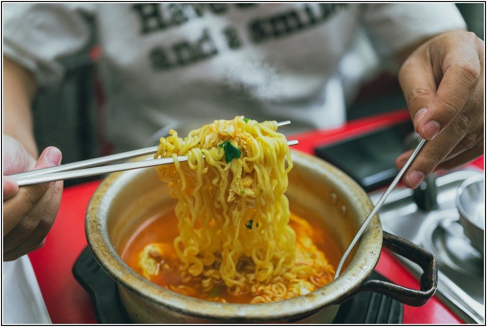 김치 하나로 국밥이 달라진다? 숨겨진 맛의 비밀