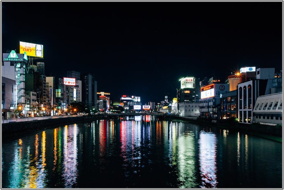 특별한 공간을 위한 선택, LED 네온사인 간판 제작 가이드