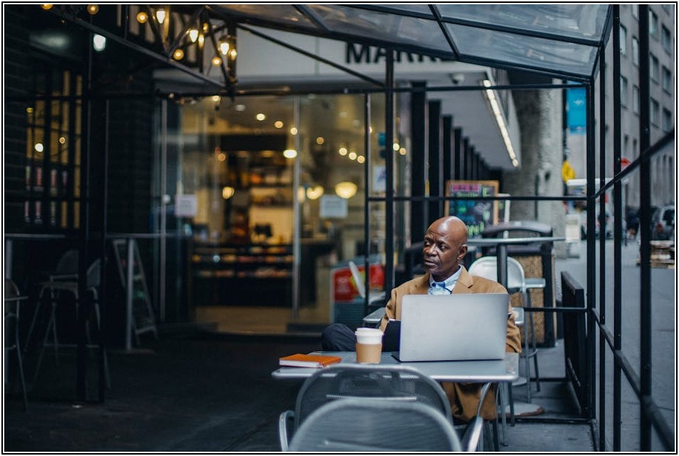 월 1000만원 수익? 피시방 창업 비용 파헤치기