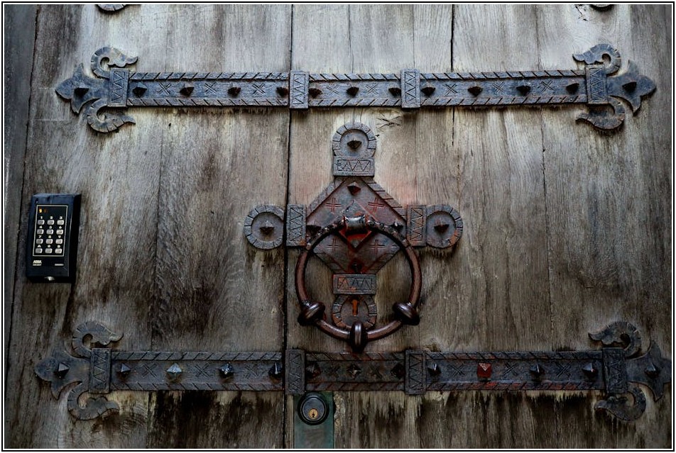 안전한 우리 집, CCTV 설치로 든든하게 지키세요