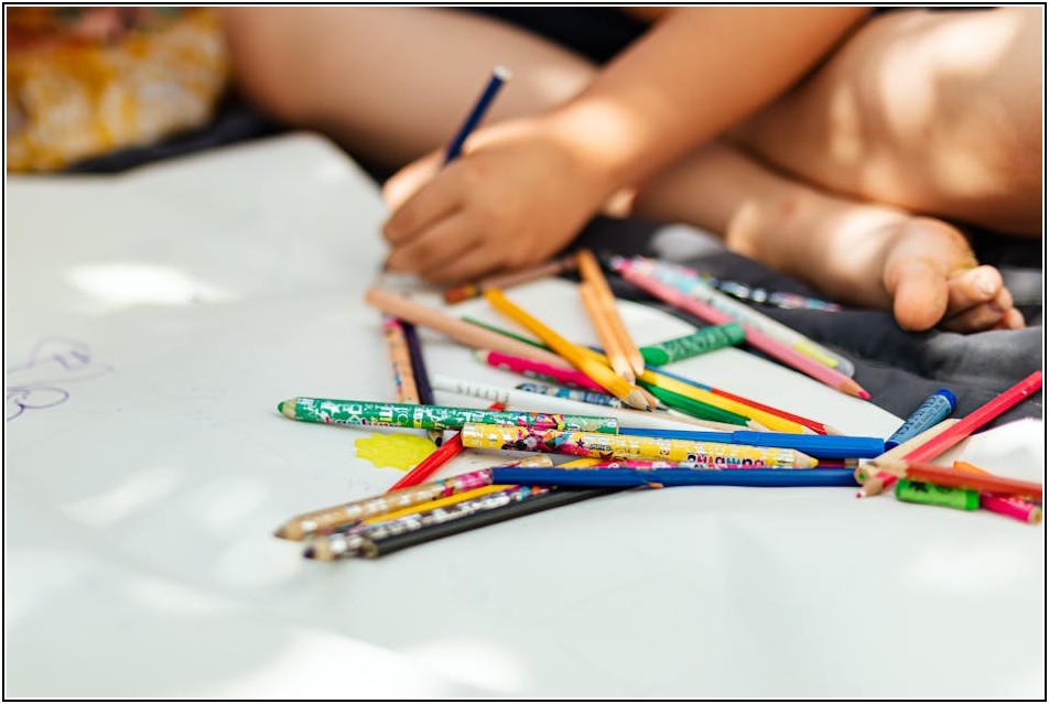 우리 아이 첫 미술 놀이터, 드로잉 키즈 카페 완벽 가이드