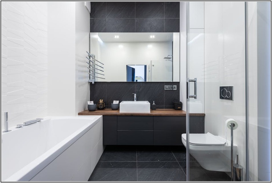 놓을 곳이 부족하다면? 욕실 세면대 선반 활용법