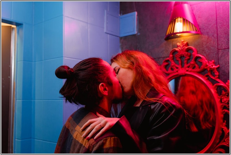 똑똑한 인테리어 비결, 알루미늄 바의 디자인과 기능성 탐구