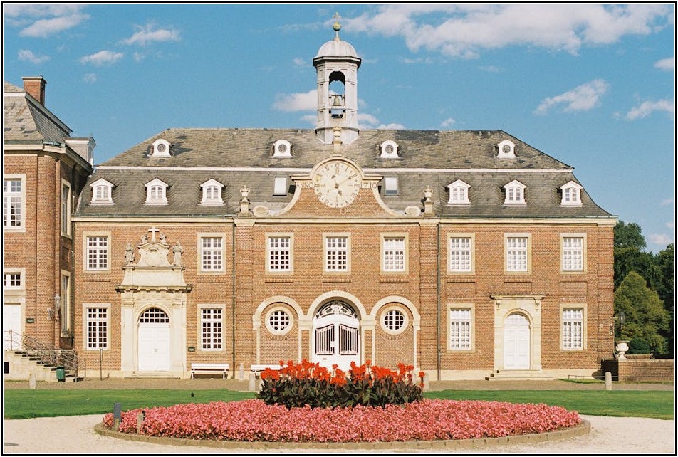 인테리어 시계, 실용성과 디자인을 갖춘 스탠드 시계