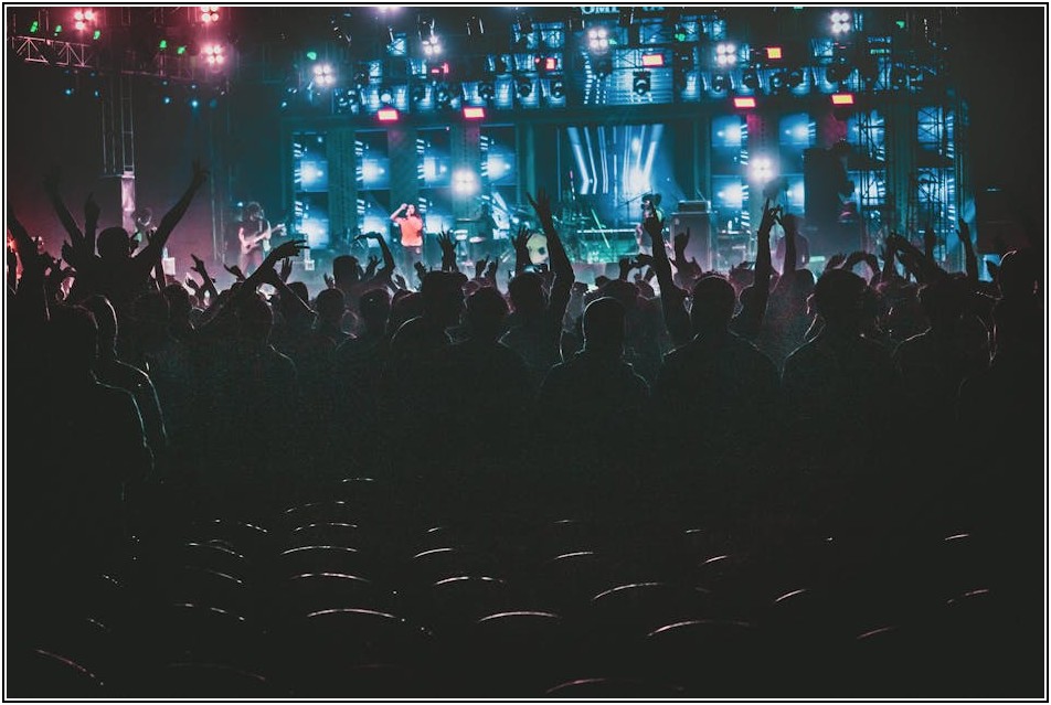 합리적인 예산으로 특별한 초대가수 섭외하는 비법