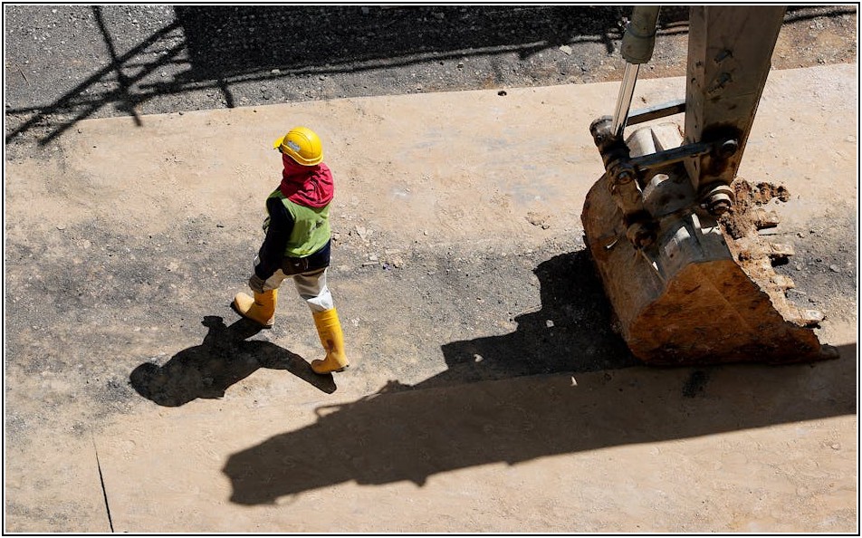 초보 운전자를 위한 소형 포크레인 안전 조작법 총정리