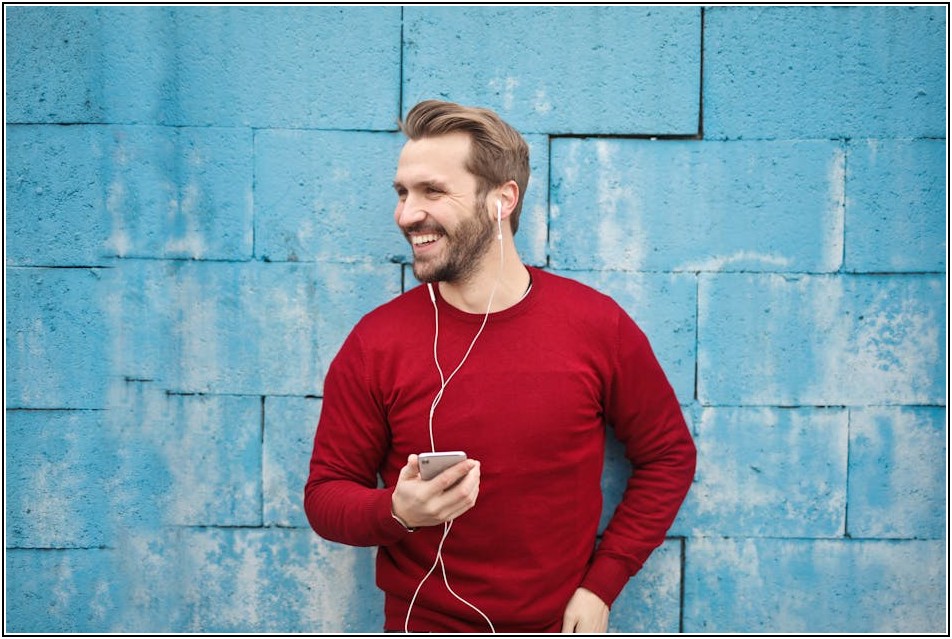 음악 팬 필수템! 포스터, 굿즈로 개성 살리기