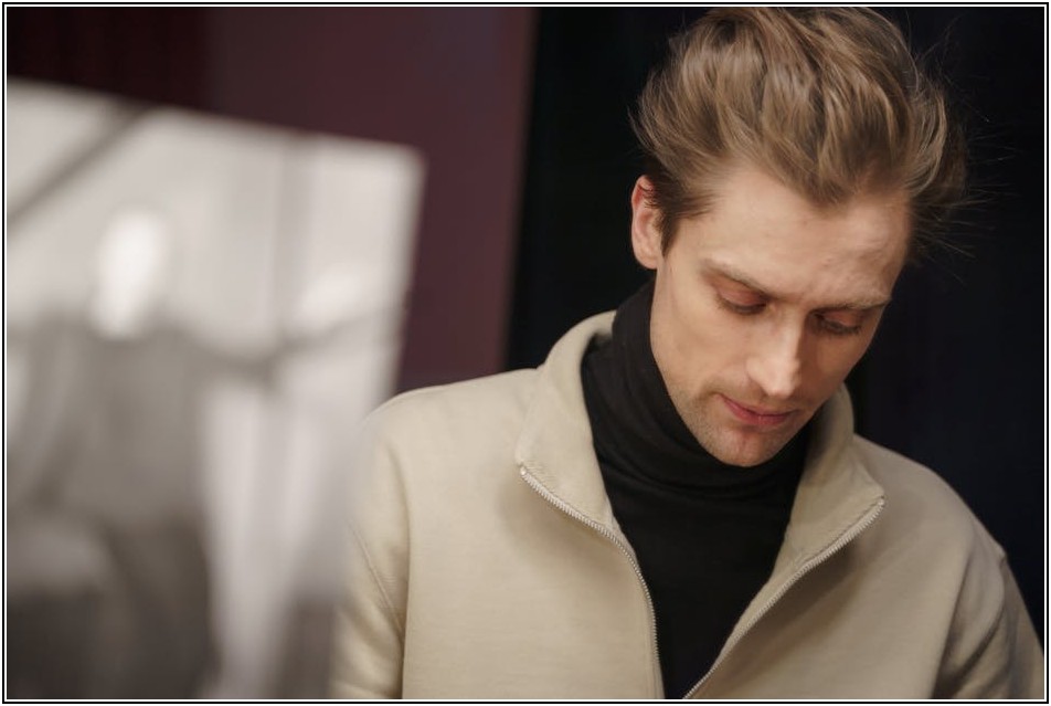 외국인 배우와 함께라면? 계약서 꼼꼼히 확인하세요!