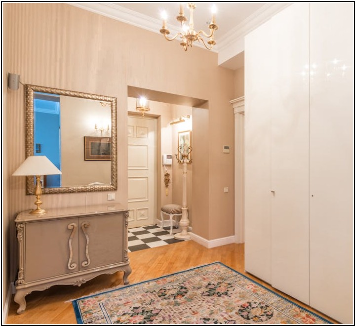 비밀을 간직한 앤틱 거울, 어떤 이야기를 품었나