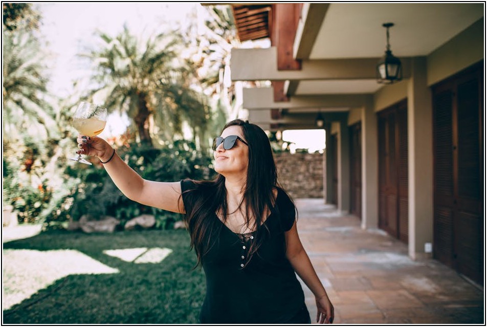 우리 집을 돋보이게 할 유리 캐노피의 모든 것