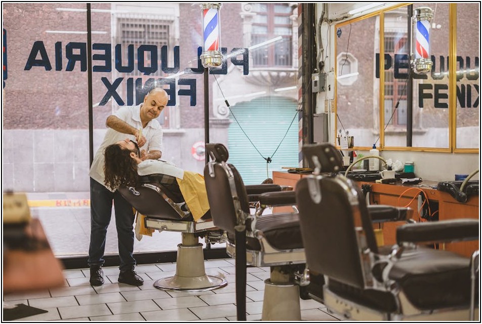 다양한 형태와 사이즈, 아크릴 거울 주문 제작 가격 가이드