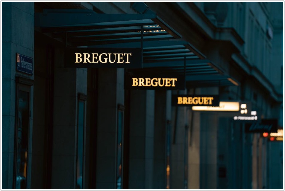 잘 관리된 입간판, 매출 상승의 비밀