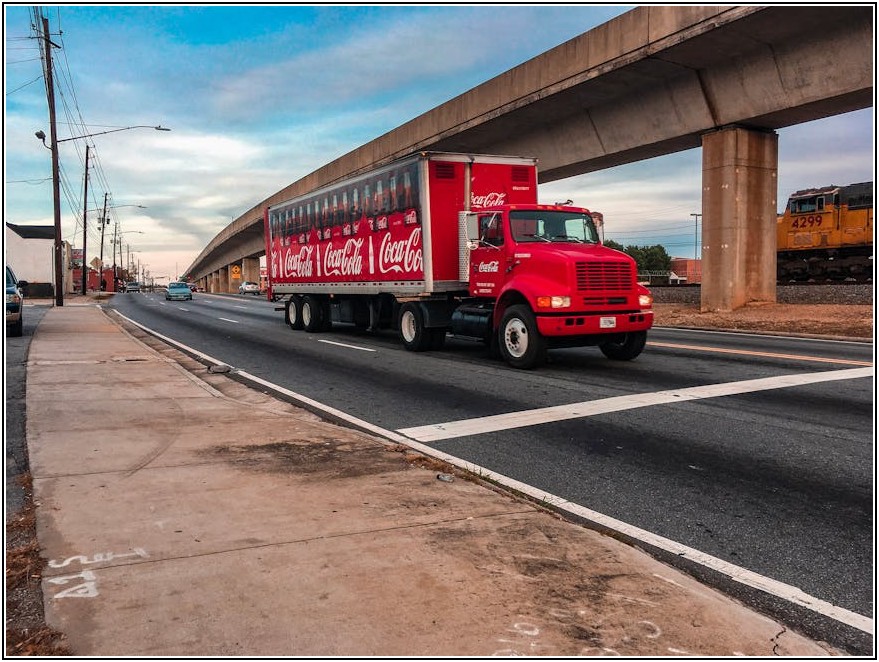 왜 LED 옥외 광고판인가? 밤을 잊게 하는 빛의 향연