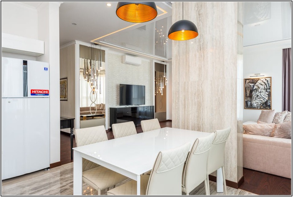 천장 TV로 즐기는 몰입감 넘치는 시청 경험