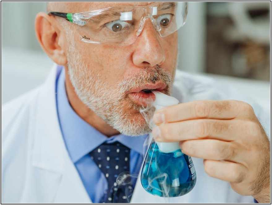 깨끗한 초자기구, 실험 결과 좌우하는 필수 세척 노하우