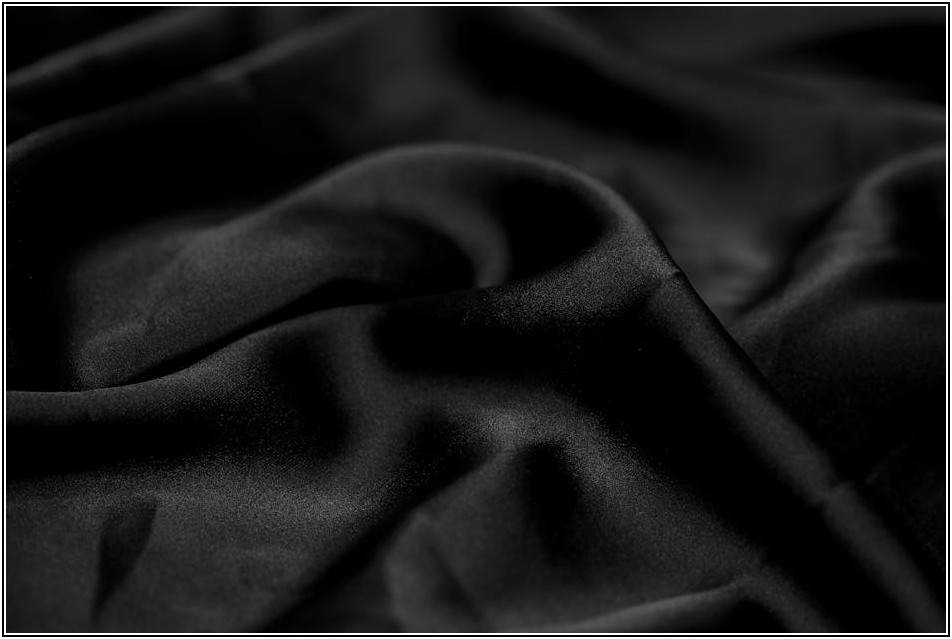 차량 랩핑, 사틴 블랙으로 표현하는 나만의 독보적인 감각