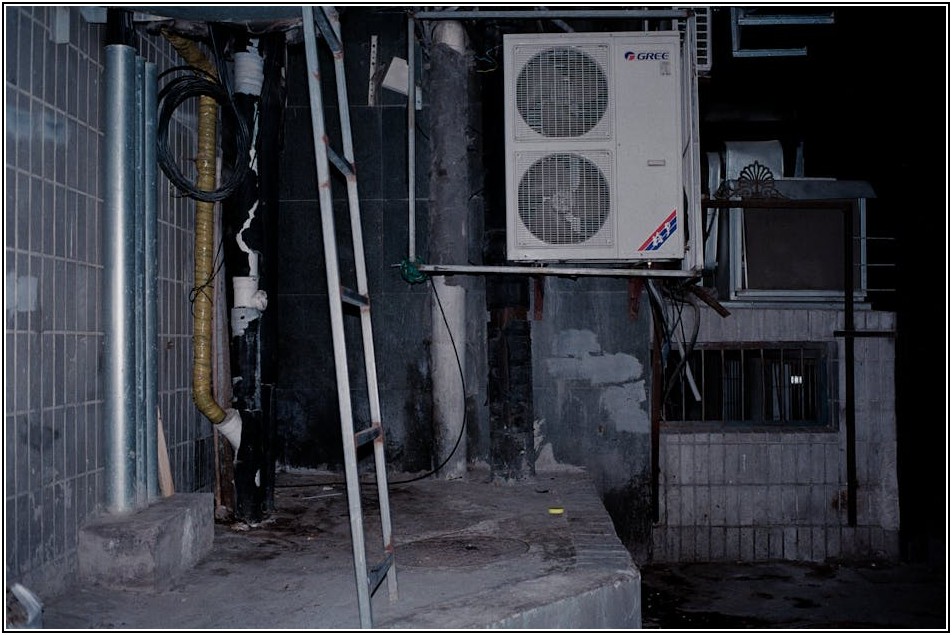 똑똑한 에어컨 관리법: 필터 청소, 냉매 점검으로 시원하게