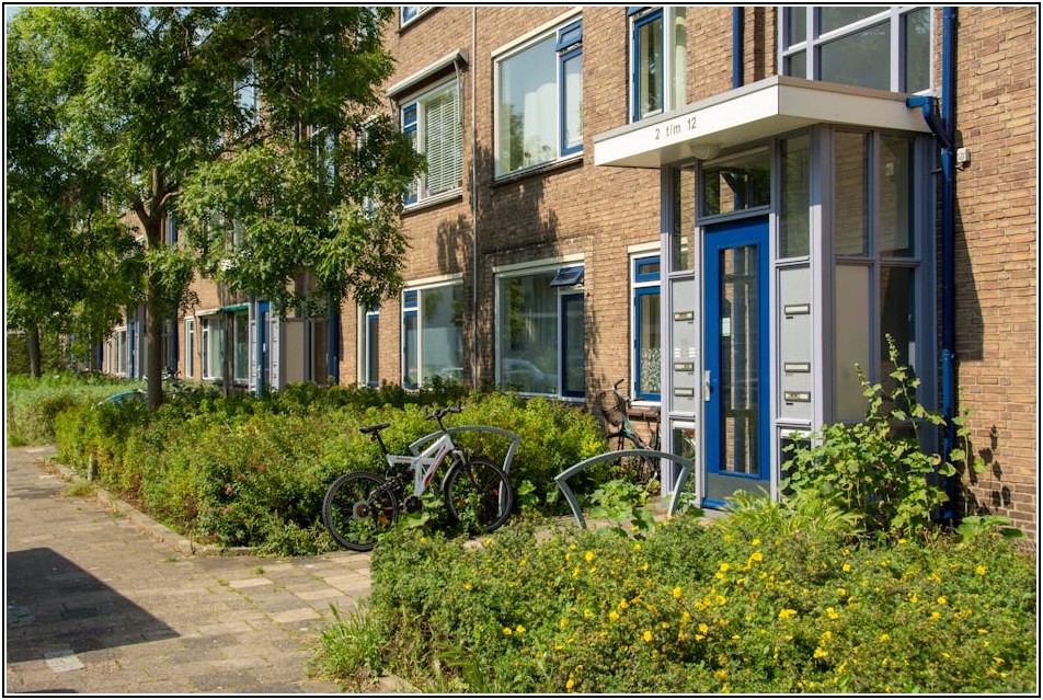 우리 집 현관문, 시트지 시공으로 새롭게 꾸미기