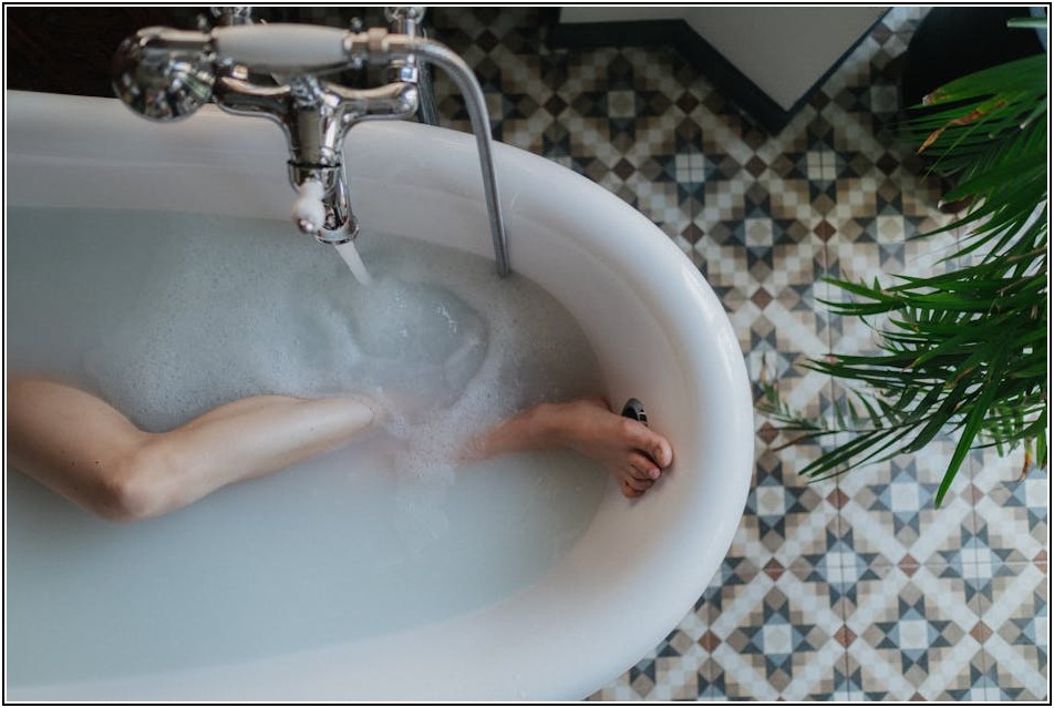 UBR 화장실, 답답함은 이제 그만! 공간 활용 팁