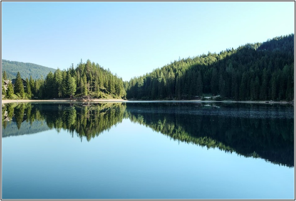 공간 활용도를 높이는 거울 스티커, 제대로 알고 붙이자