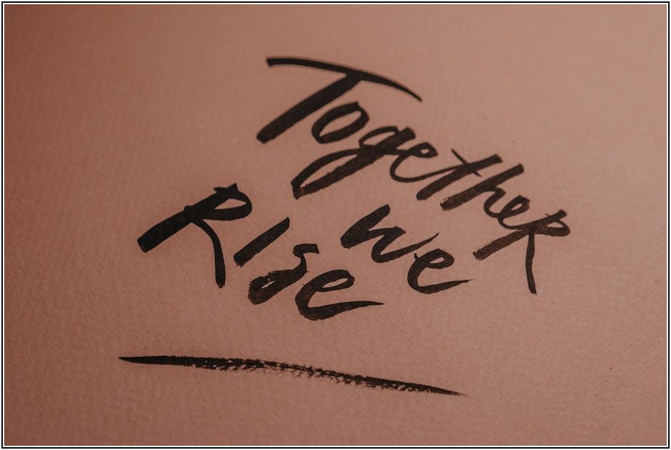 매력적인 붓글씨 폰트, 독창적인 디자인으로 시선을 사로잡는 법